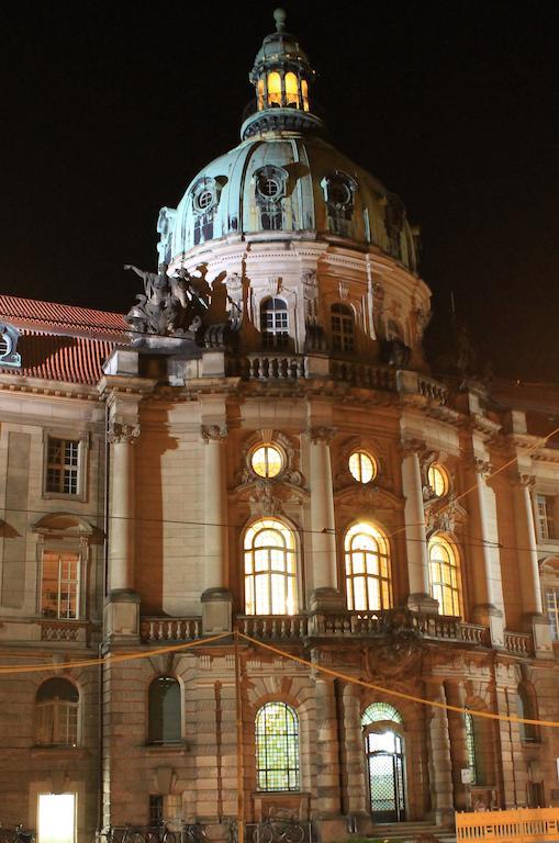 Bett-Point Am Rathaus Casa de hóspedes Potsdam Exterior foto